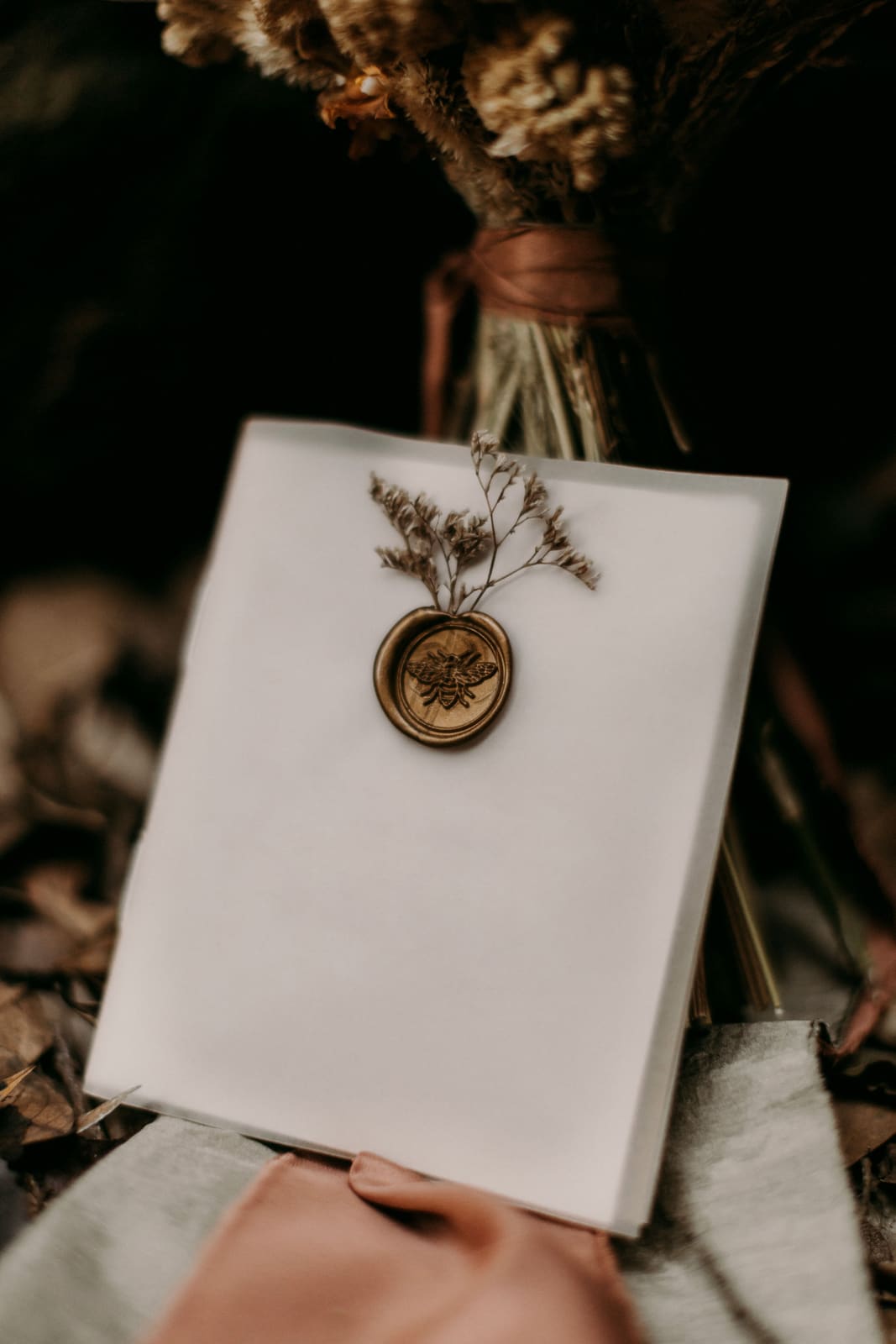 Baptism invitation honeybee-seal